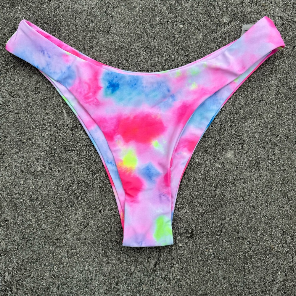 Zaful NWT Tie Dye Print Cheeky Brazilian Bikini Bottoms Women’s Size 6